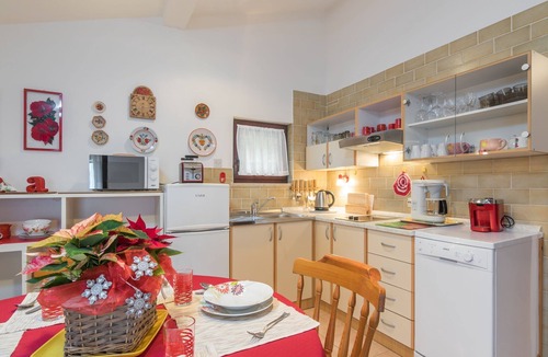 Fuskulin Apartment | Garden with a pool and barbecue, air conditioning, Wi-Fi, quiet location