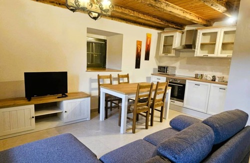 Rab Town House | Gemütliches Ferienhaus Viskic by Interhome