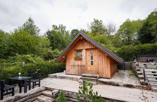 Kostel Ski Chalet | Glamping Avantura - Private Jacuzzi & Breakfast