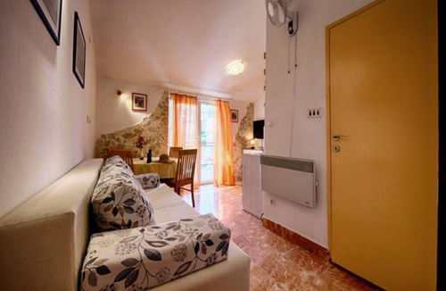 Rukavac Apartment | Golden Coast Apartments - A3 OneBedroom with Terrace and Seaview