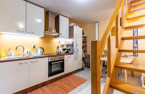 Cres House | Good vibes house