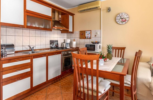 Rozmanici Apartment | Gorgeous apartment in Kostrena with WiFi