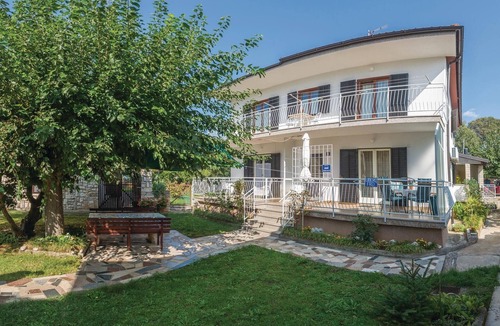Lovrecica Apartment | Gorgeous apartment in Lovrecica with WiFi