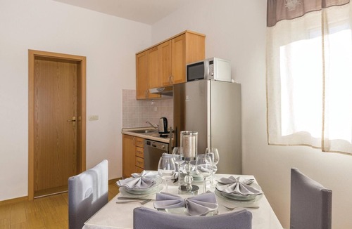 Makarska Apartment | Gorgeous apartment in Makarska with WiFi