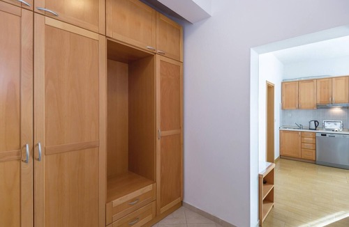 Makarska Apartment | Gorgeous apartment in Makarska with WiFi