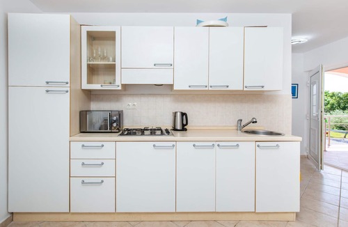 Sveti Ivan Dobrinjski Apartment | Gorgeous apartment in Malinska with swimming pool