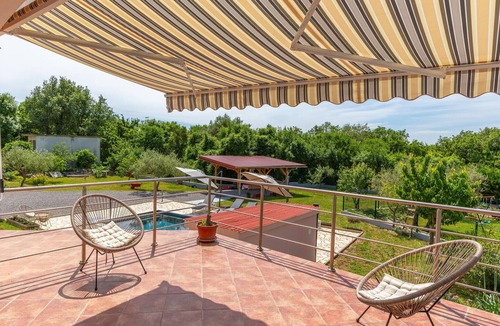Sveti Ivan Dobrinjski Apartment | Gorgeous apartment in Malinska with swimming pool