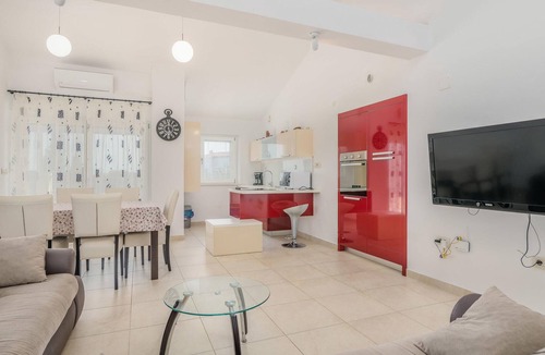 Salatic Apartment | Gorgeous apartment in Salatici