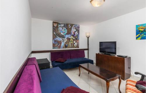 Ika Apartment | Gorgeous Apartment In Ika With Swimming Pool