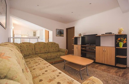 Kampor Apartment | Gorgeous apartment in Kampor with sauna