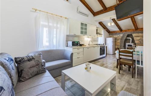Zagorje Apartment | Gorgeous Apartment In Krsan With Wifi