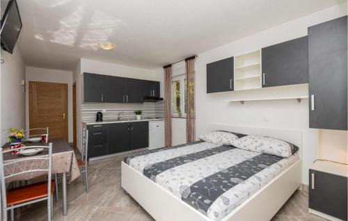 Bratus Apartment | Gorgeous Apartment In Krvavica With Wifi