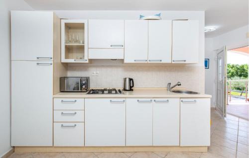 Sveti Ivan Dobrinjski Apartment | Gorgeous Apartment In Malinska With Swimming Pool