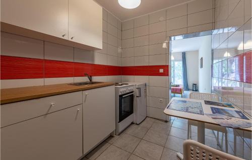 Bosana Apartment | Gorgeous Apartment In Novalja With House Sea View