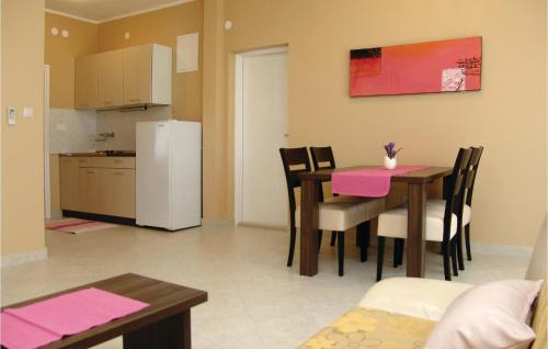 Stancija Vodopija Apartment | Gorgeous Apartment In Porec With Wifi