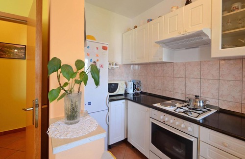 Kneza Apartment | Gorgeous apartment in Racisce with house sea view
