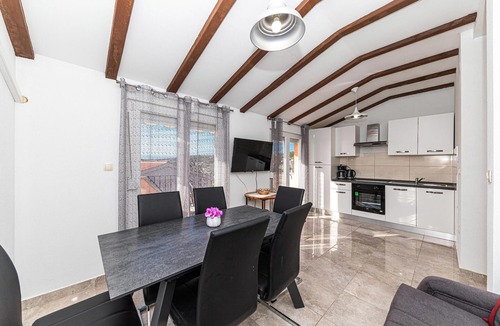 Sevid Apartment | Gorgeous apartment in Sevid with house sea view