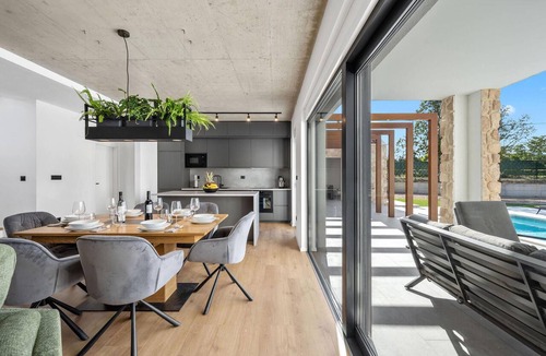 Sibenik House | Gorgeous home in Dubrava Kod Sibenika with sauna