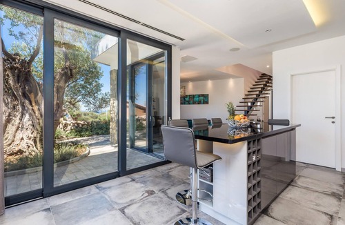 Jakisnica House | Gorgeous home in Jakisnica
