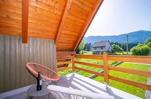 Jasenak House | Gorgeous home in Jasenak with WiFi
