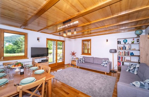 Jasenak House | Gorgeous home in Jasenak with WiFi