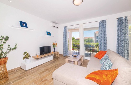 Kastel Novi House | Gorgeous home in Kastel Novi with WiFi