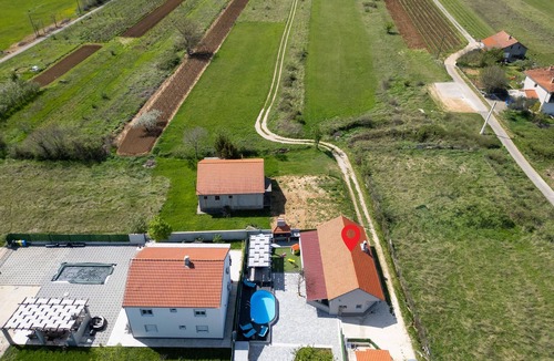 Drnis House | Gorgeous home in Kricke