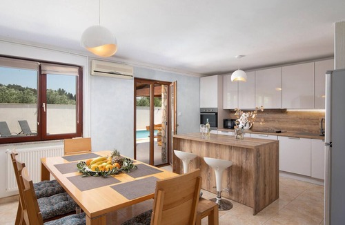 Medulin House | Gorgeous home in Medulin