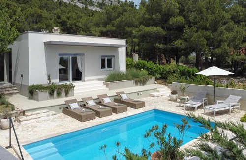 Gata House | Gorgeous Home In Naklice