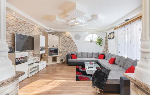 Sveta Nedelja House | Gorgeous Home In Nedescina
