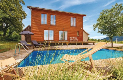 Plaski House | Gorgeous home in Plaski with sauna