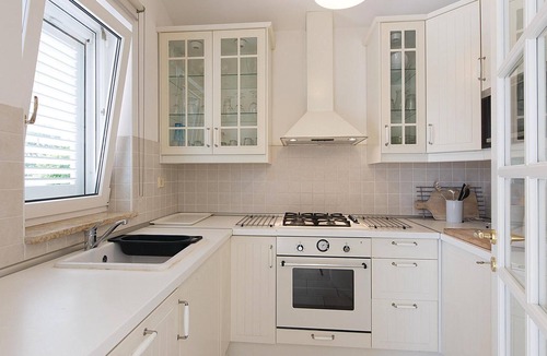 Pomer House | Gorgeous home in Pula