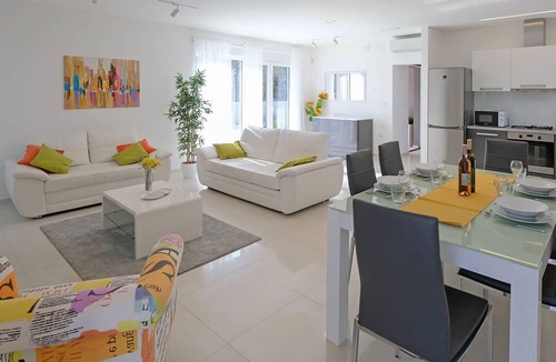 Rebici House | Gorgeous home in Rebici