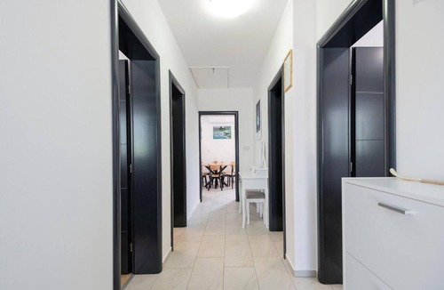 Prolozac House | Gorgeous home in Ricice