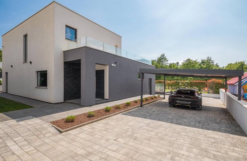 Zminj House | Gorgeous home in Sivati