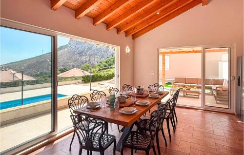 Klis House | Gorgeous Home In Solin