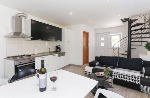 Solin House | Gorgeous home in Solin