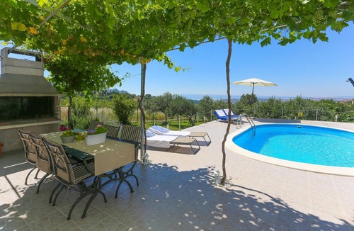 Solin House | Gorgeous home in Solin