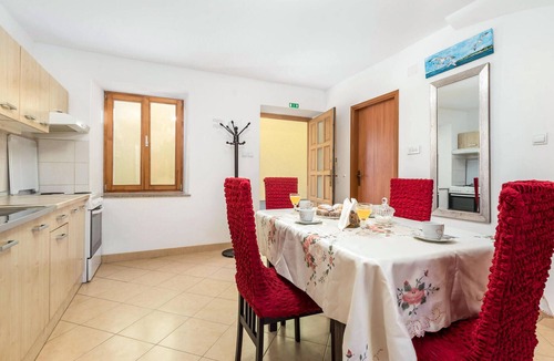 Susak House | Gorgeous home in Susak with WiFi