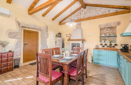 Sveti Vid Dobrinjski House | Gorgeous Home In Svet Vid Dobrinjski