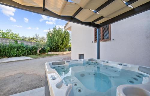 Tinj House | Gorgeous Home In Tinj