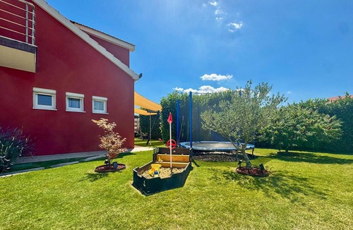 Trilj House | Gorgeous home in Trilj