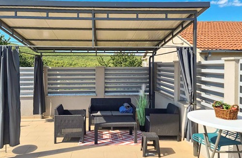 Trilj House | Gorgeous home in Trilj
