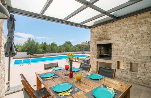 Valtura House | Gorgeous home in Valtura with sauna