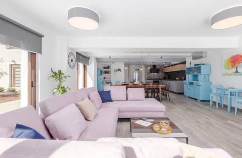 Valtura House | Gorgeous home in Valtura