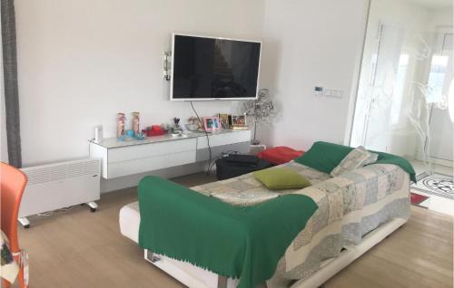 Soline House | Gorgeous Home In Veli Rat