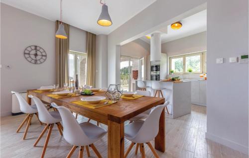 Veprinac House | Gorgeous Home In Veprinac With Sauna
