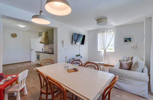 Farini House | Gorgeous home in Visnjan with private swimming pool, can be inside or outside