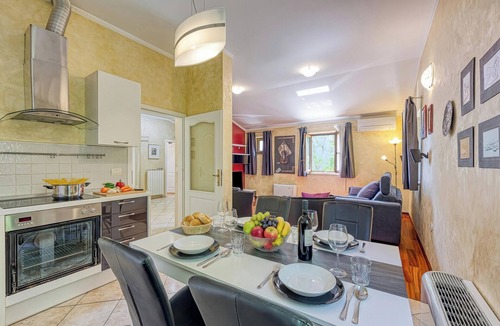 Gracisce Apartment | Grad Inn Apt Rosemary with Pool, Gračišče, Slovenia