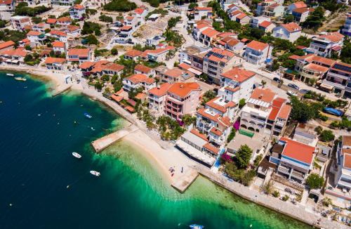Komarna House | Grand Holiday Residence